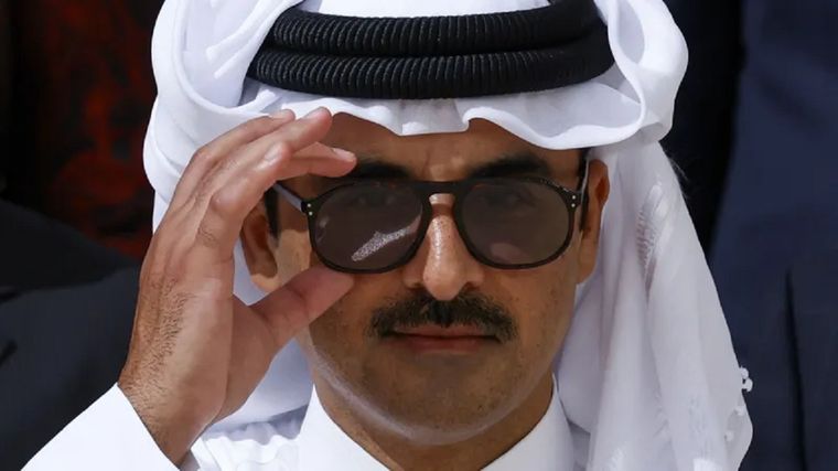 En política internacional, la dinastía de los Al Thani en Qatar persigue una clara estrategia para erigirse como un actor mediador clave en conflictos regionales. Foto: REUTERS