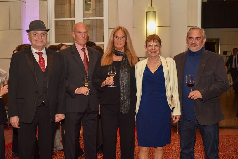 Giovanni Di Sanso, ivano Laus, Alba Di Giamberardino, Anahí Fracaro y Germán iturre. Giovanni Di Sanso, ivano Laus, Alba Di Giamberardino, Anahí Fracaro y Germán iturre.