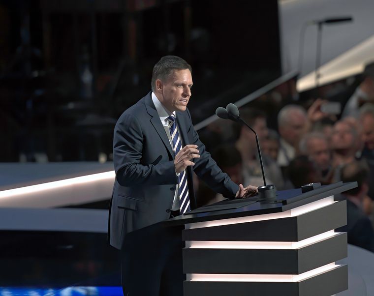 DIALOG, una sociedad secreta impulsada por Peter Thiel para abrir una discusión más amplia sobre tecnología, desigualdad, poder político y democracia. DIALOG, una sociedad secreta impulsada por Peter Thiel para abrir una discusión más amplia sobre tecnología, desigualdad, poder político y democracia.