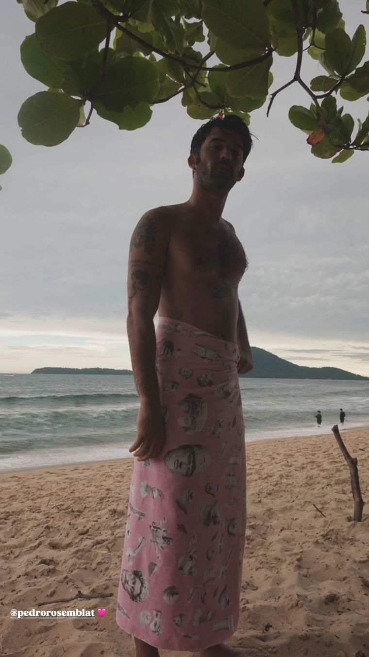 Pedro Rosemblat en su cumpleaños retratado por Lali para sus redes sociales. Pedro Rosemblat en su cumpleaños retratado por Lali para sus redes sociales.