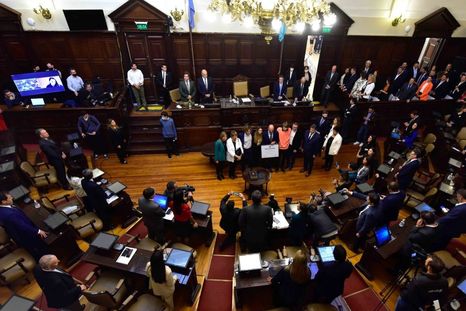 en vivo: segui la jura de los nuevos senadores mendocinos en vivo: segui la jura de los nuevos senadores mendocinos