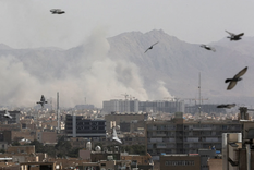 La capital de Irán recibe una nueva tanda de bombardeos por parte de Israel y se especula que el objetivo son edificios oficiales. La capital de Irán recibe una nueva tanda de bombardeos por parte de Israel y se especula que el objetivo son edificios oficiales.