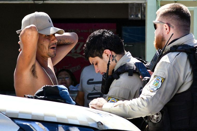 La policía intentó en varias ocasiones detener a Arias, pero no lo consiguió hasta la semana pasada.