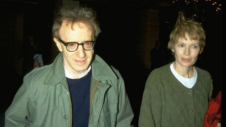Woody Allen y Mia Farrow tuvieron una relación de 12 años que terminó de forma abrupta en 1992. Foto: GETTY IMAGES