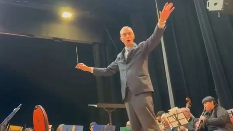 La Marcha de San Lorenzo fue la pieza elegida. La Marcha de San Lorenzo fue la pieza elegida.