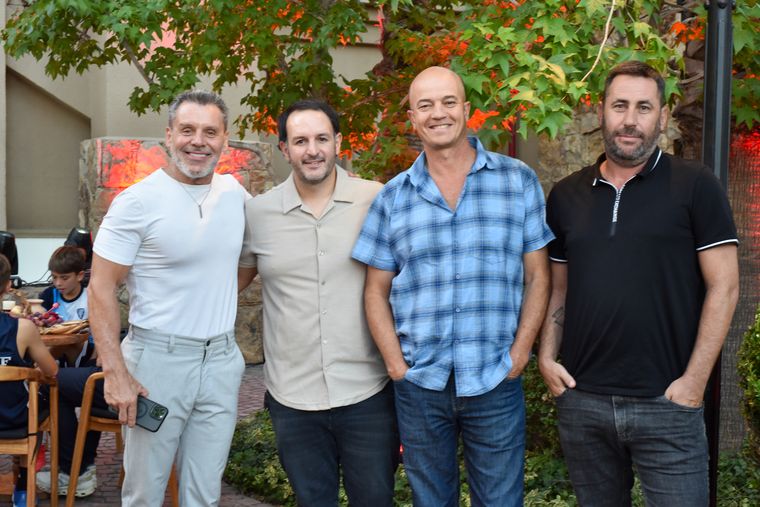 Alejandro De Borbón, Ignacio Cobos Daract, Gonzalo Ortiñas y Jorge Ripa. Alejandro De Borbón, Ignacio Cobos Daract, Gonzalo Ortiñas y Jorge Ripa.