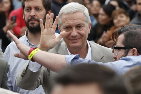 El triunfo de José Antonio Kast en Chile hace retornar a la ultraderecha pinochetista. Foto Efe