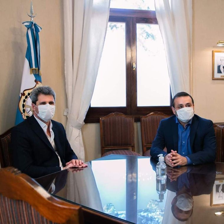 Uñac, de San Juan, dio detalles de una reunión que inquieta. Foto: Twitter