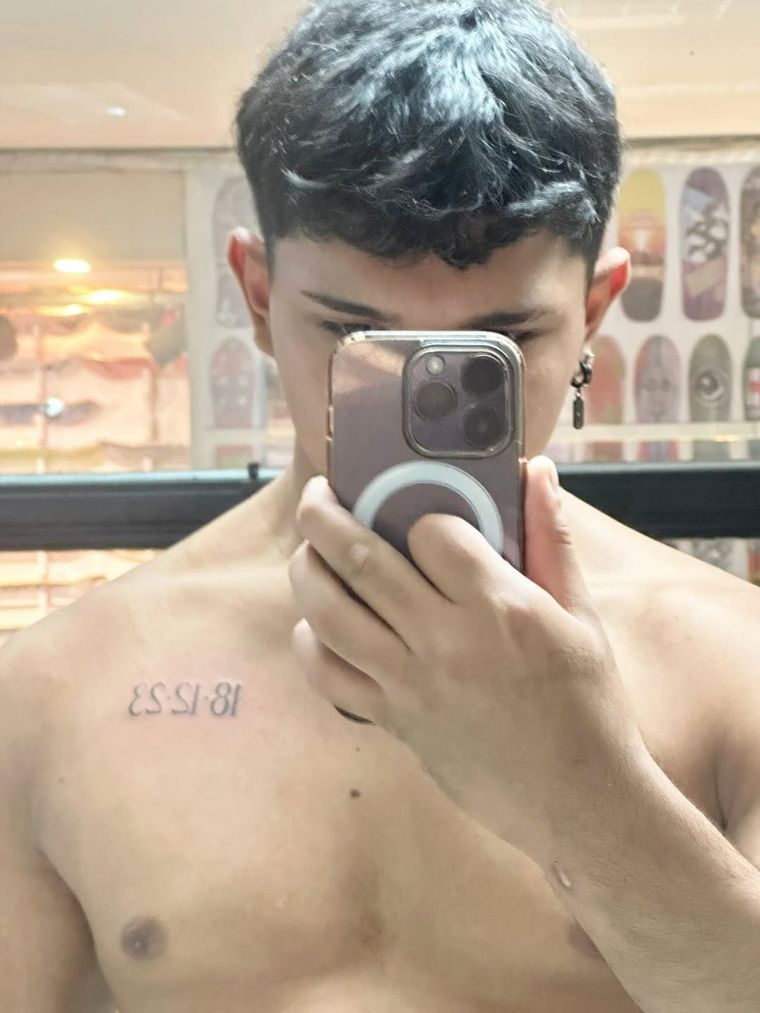 Detalle del diseño con la fecha que cambió la vida de ambos para siempre. Detalle del diseño con la fecha que cambió la vida de ambos para siempre.