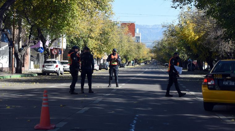 Hay más de 300 puestos policiales de control. Foto: ALF PONCE MERCADO / MDZ