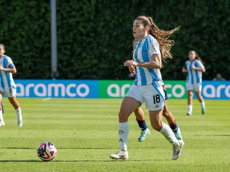 Magui Giménez defendió los colores de la selección argentina de fútbol femenino en varias oportunidades.