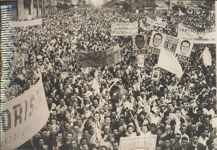 La multitud que se manifestó el 17 de octubre de 1945, el nacimiento del Día de la Lealtad.