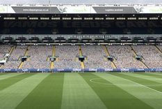 extraordinario homenaje del elland road al loco bielsa