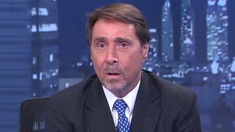 El periodista se hartó en pleno debate político. Foto: captura de video/ A24.&nbsp;