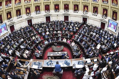 La UCR y el PJ lanzaron un comunicado contra la decisión del Gobierno de vetar la declaración de emergencia en Bahía Blanca. La UCR y el PJ lanzaron un comunicado contra la decisión del Gobierno de vetar la declaración de emergencia en Bahía Blanca.