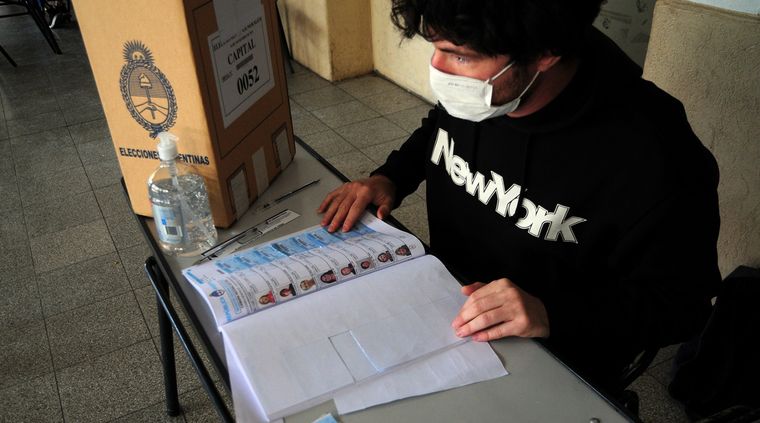 Qué candidato ganó el ranking de mayor mención en redes Elecciones nacionales Foto: ALF PONCE MERCADO / MDZ