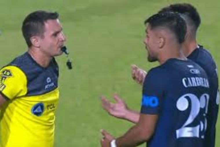 Lepra-Riestra, la polémica Se dieron a conocer los audios del árbitro del choque entre la Lepra y Riestra. Foto: Gentileza