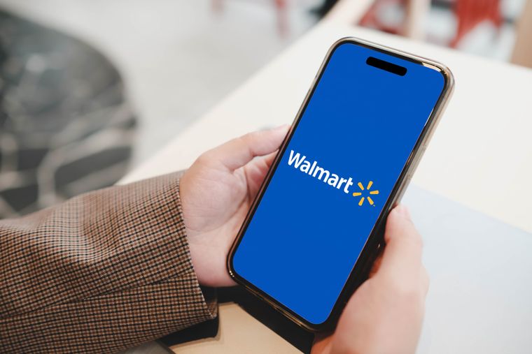 El iPhone 16 Pro baja de precio drásticamente en las tiendas de Walmart.