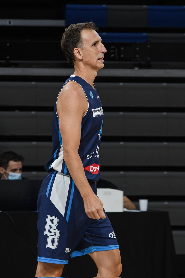 Pepe Sánchez volvió a jugar y demostró que la calidad sigue intacta. Foto: @bahiabasket