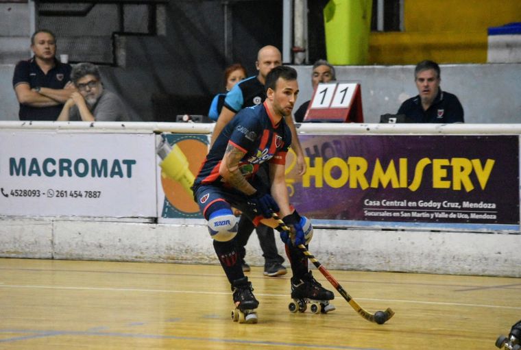 Talleres perdió y definirá la serie en un tercer partido. Foto: AMP