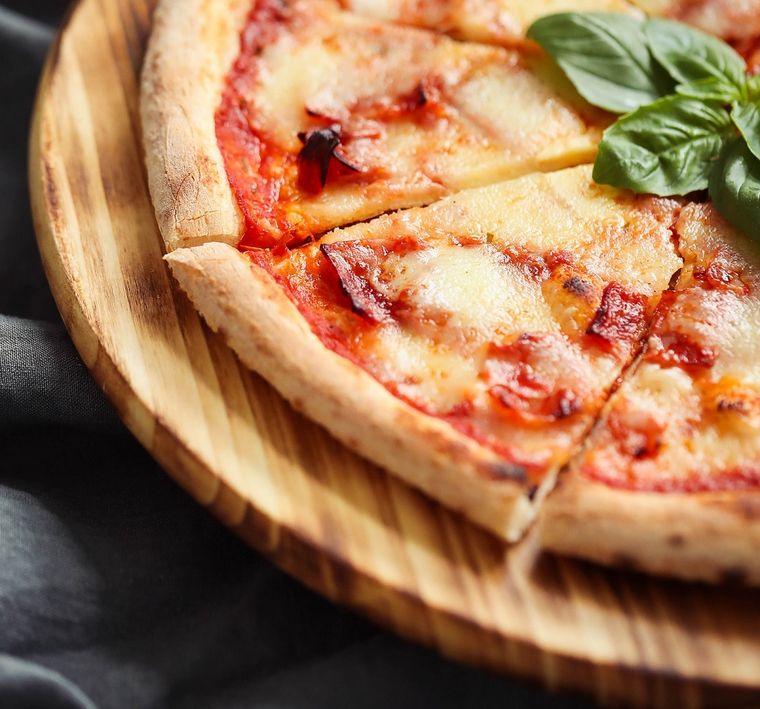 La asociación APYCE brindará una degustación sin cargo de pizza a todos los que se acerquen este viernes de 12 a 16 al obelisco Foto: Freepik