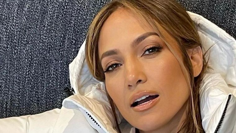 La cantante Jennifer Lopez utiliza fajas moldeadoras que son muy populares entre las celebridades.