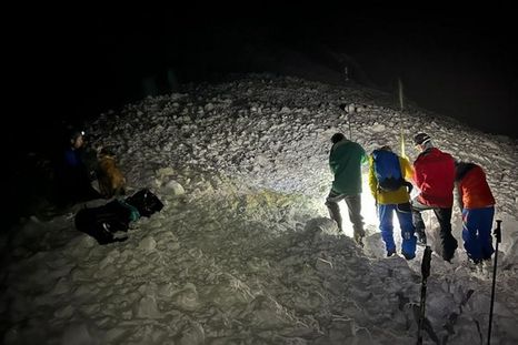 El joven de 29 años anunció una firme decisión como un gesto hacia quieres lo buscaron tras la avalancha y lo rescataron. Foto: Comisión de Auxilio Club Andino Bariloche El joven de 29 años anunció una firme decisión como un gesto hacia quieres lo buscaron tras la avalancha y lo rescataron. Foto: Comisión de Auxilio Club Andino Bariloche