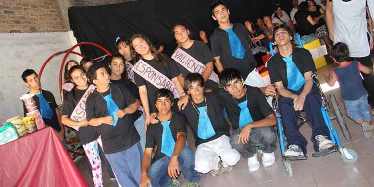 Los flamantes egresados, luego de diez años de cursado Foto: Maggie Ojcius/ Mediamza.com