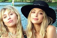 Miley Cyrus y su fugaz romance con Kaitlynn Carter.