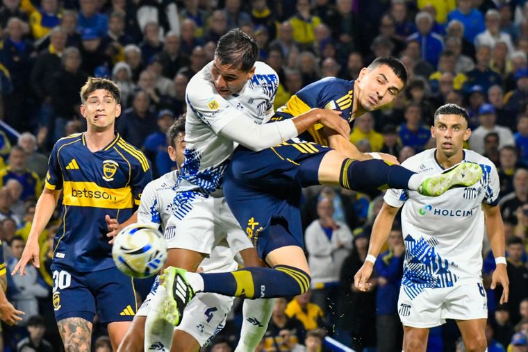 Palomino habló de su fuerte cruce con Paredes en la Bombonera. ¿Qué pasó?