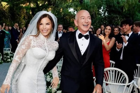 Los flamantes esposos Lauren Sánchez y Jeff Bezos. No te pierdas las fotos de los famosos, al final. Los flamantes esposos Lauren Sánchez y Jeff Bezos. No te pierdas las fotos de los famosos, al final.