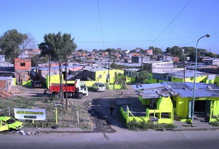 Están a pocas cuadras de la cancha de Huracán, se sienten olvidados.