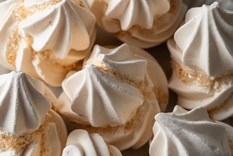 prepara autenticos suspiros espanoles: receta de merengues sencillos con solo 4 ingredientes