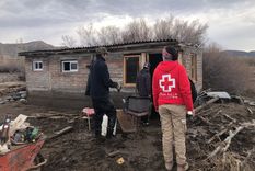 Tras las inundaciones, el foco de Cruz Roja está puesta en el cuidado del agua potable, la higiene y la salud. Tras las inundaciones, el foco de Cruz Roja está puesta en el cuidado del agua potable, la higiene y la salud.