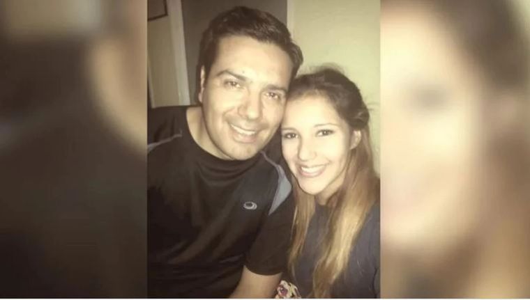 Victoria junto a su padre que la inspiró a ser policía Foto: LM Neuquén