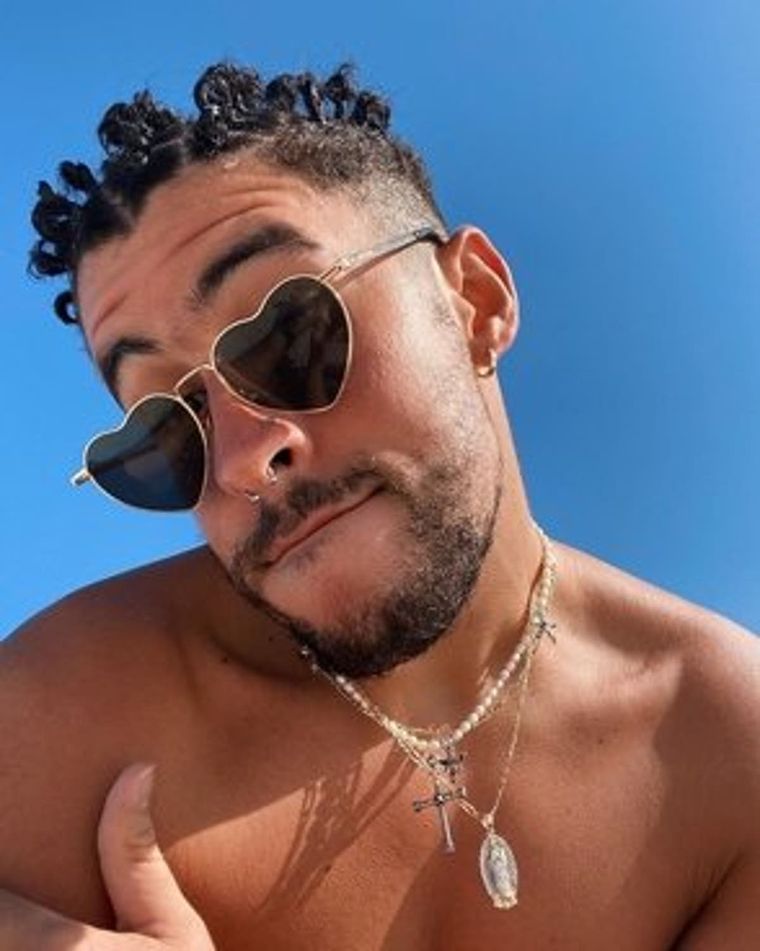 ¡Locura Total! Bad Bunny nuevamente supera las expectativas, de manera instantánea se agotó las Crocs