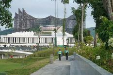 En el centro de la nueva capital de Indonesia, Nusantara, se encuentra el palacio presidencial Istana Garuda. Foto: BBC