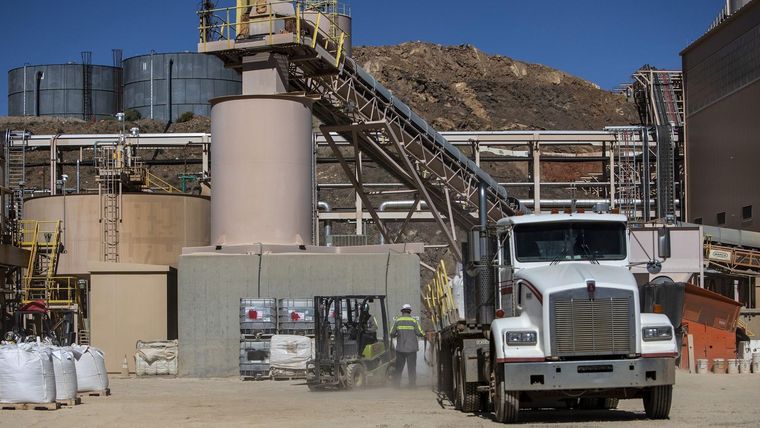 La mina de tierras raras de Mountain Pass, en California, es la única de ese tipo en operación en Estados Unidos.