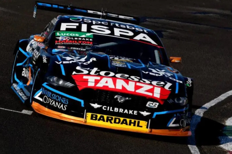 Santero no tuvo su mejor jornada, pero sigue en lo alto. Foto: Instagram