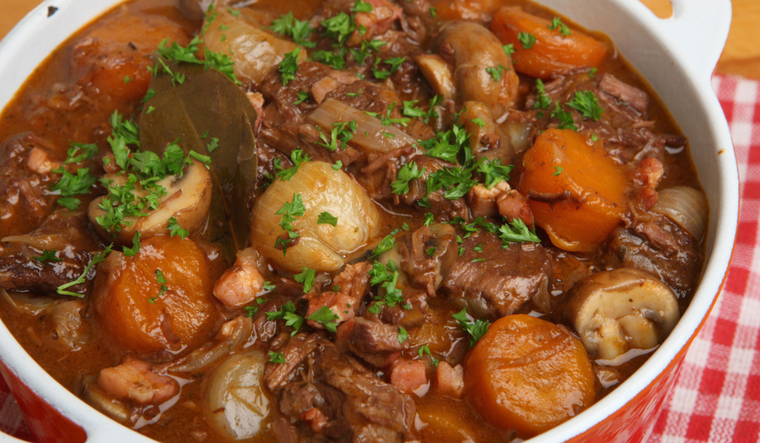 Disfruta de la cocina francesa en casa con boeuf bourguignon Foto: Shutterstock