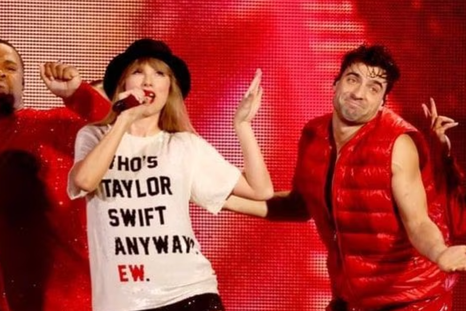 Jan Ravnik, el bailarín de Taylor Swift, se llevó todas las miradas por su parecido a un artista latino.