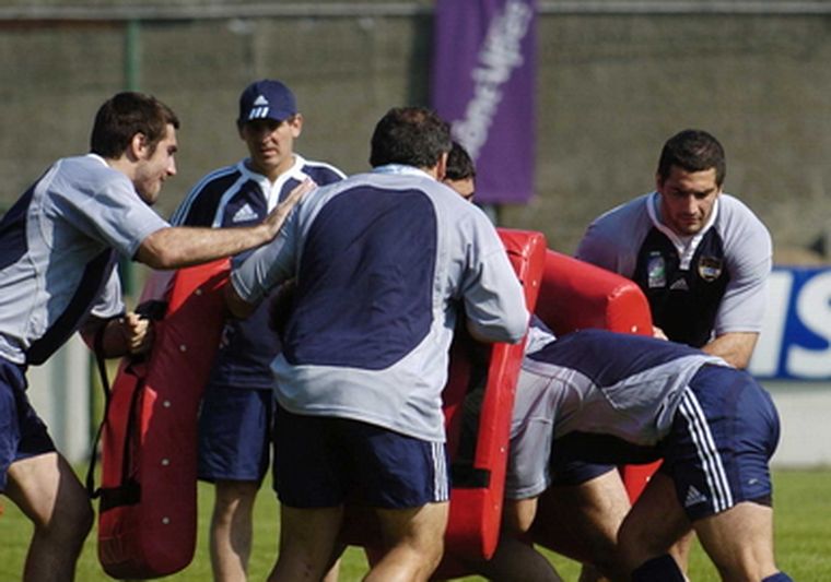 Los Pumas se entrenaron otra vez con la cabeza puesta en los africanos. Foto: villarpress