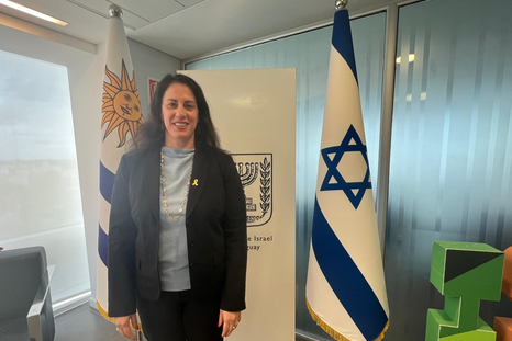 La embajadora de Israel en Uruguay plantea que se debe a que está siendo “auspiciado por algunos gobiernos”.