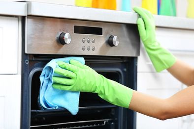 MDZol | Con este truco dejarás impecable el vidrio de tu horno Foto: Shutterstock