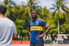 Paul Pogba vistiendo la camiseta de Boca en un picadito en Miami.