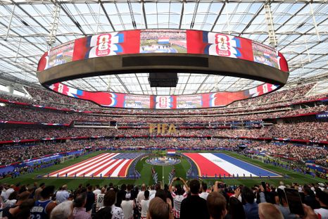 Estados Unidos y Paraguay se enfrentan en el SoFi Stadium de Los Angeles. Estados Unidos y Paraguay se enfrentan en el SoFi Stadium de Los Angeles.