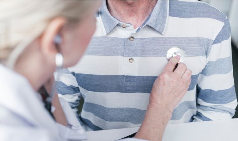 Todo lo que necesitas saber para tu consulta con el médico de cabecera de PAMI. Foto: Freepik