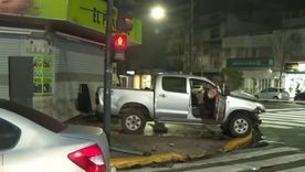Como consecuencia del choque múltiple, un joven de 33 años debió ser trasladado por el SAME al Hospital Piñero. Como consecuencia del choque múltiple, un joven de 33 años debió ser trasladado por el SAME al Hospital Piñero.