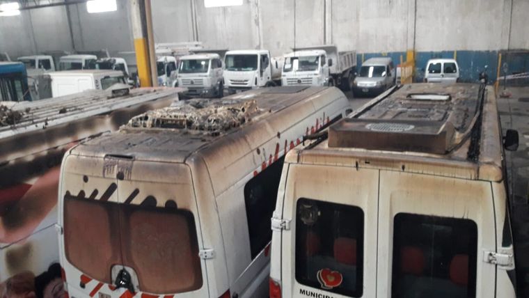 El galpón municipal de Las Heras ardió en llamas Foto: Marcelo Ortiz