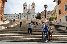 cada vez menos muertos diarios en italia: fallecieron 145 personas